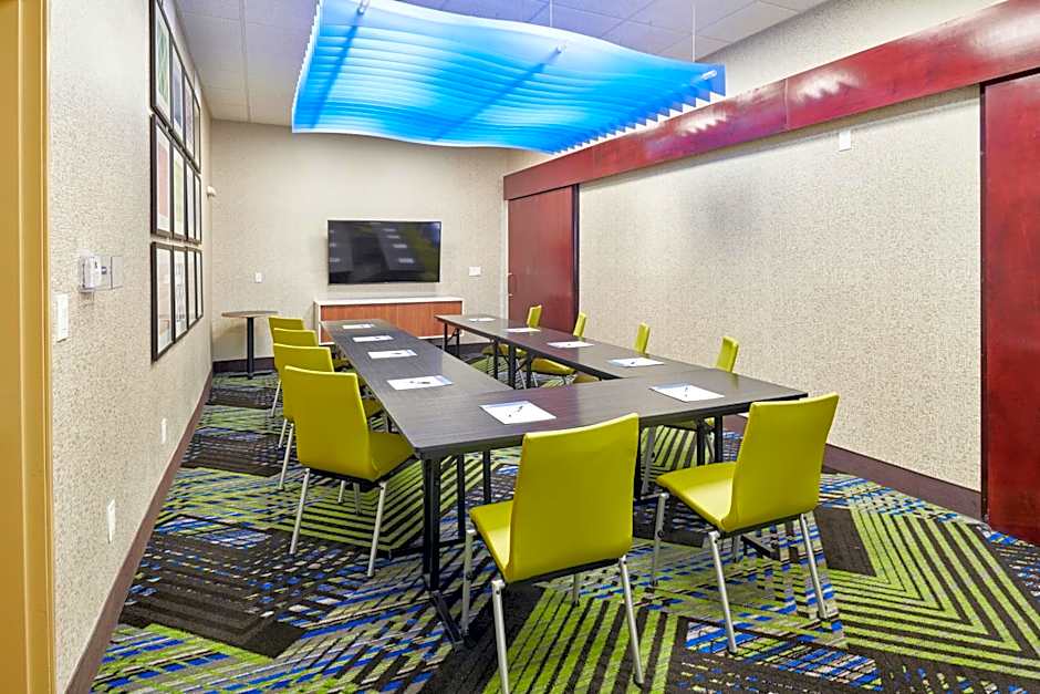 Holiday Inn Express & Suites El Paso East-Loop 375 by IHG