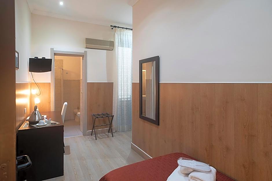 Hotel Tonic