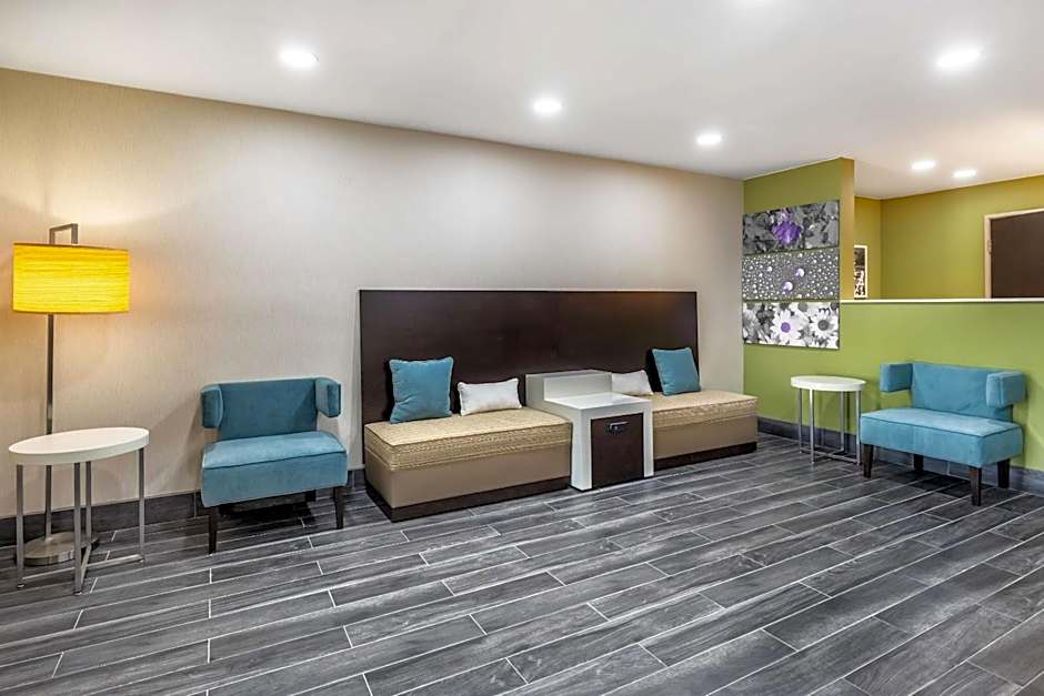 Sleep Inn & Suites Salina I-135