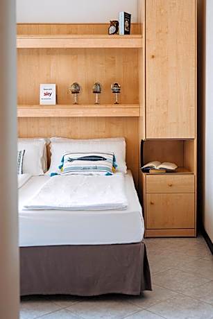 Standard Double or Twin Room with Lateral Sea View