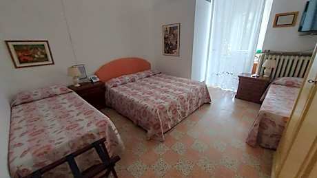 Classic Quadruple Room