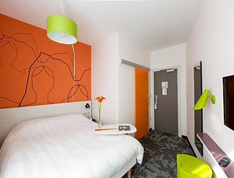 Standard Room with 1 Double Bed