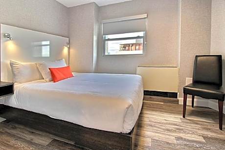 Standard Room, 1 Queen Bed