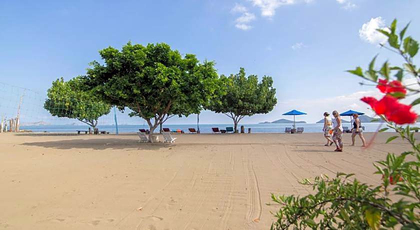 Puri Sari Beach Hotel