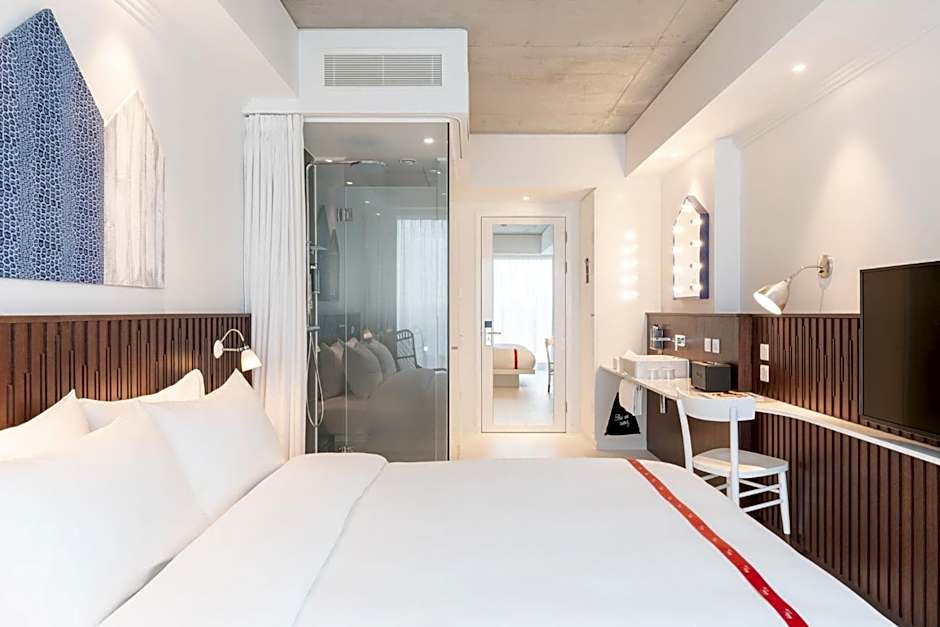 Ruby Zoe Hotel London