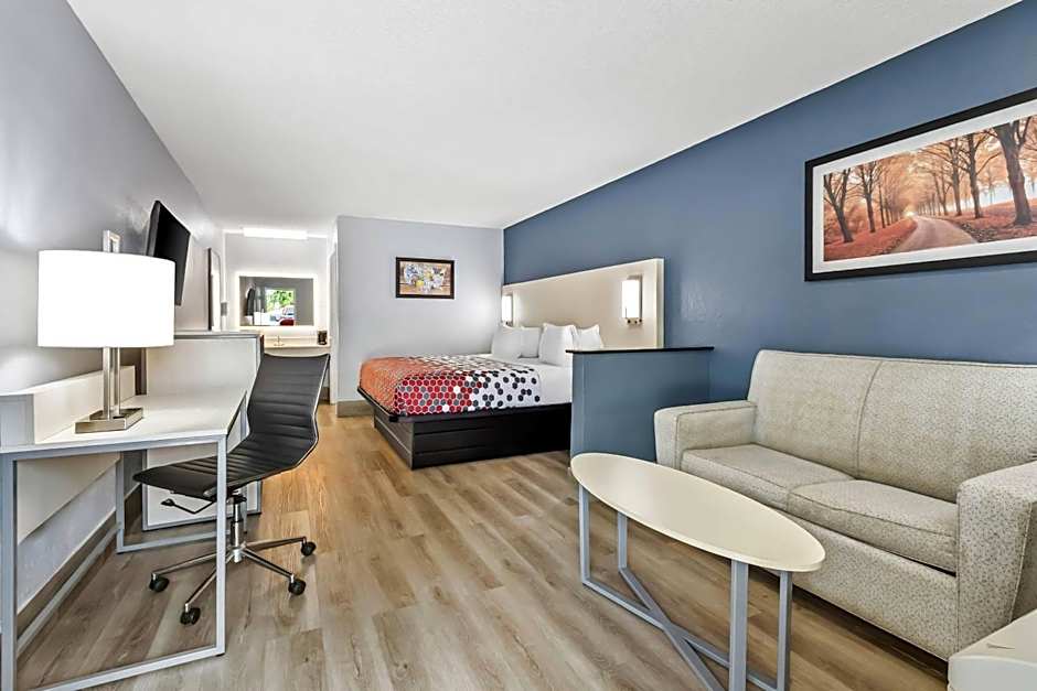 Photo 1 of 50 of Econo Lodge Inn & Suites Cayce I-26 Airport