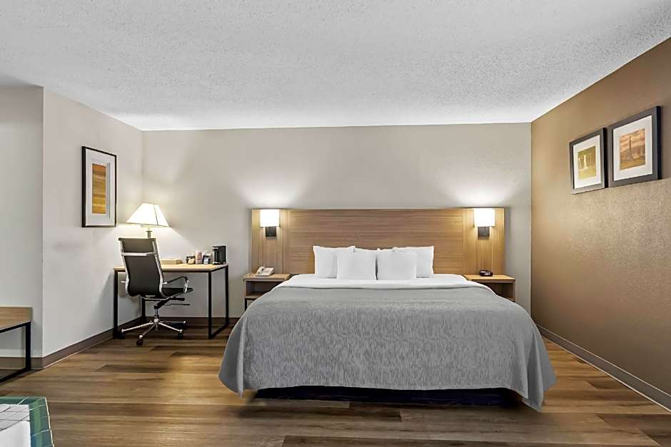 Quality Inn East Liverpool - Calcutta