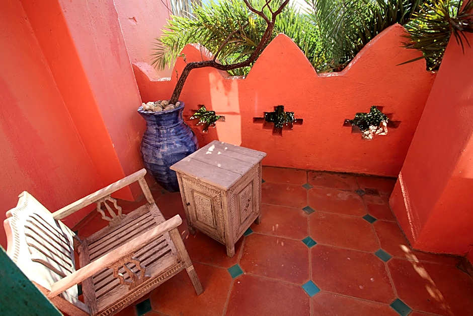 A Fei Surf Inn III