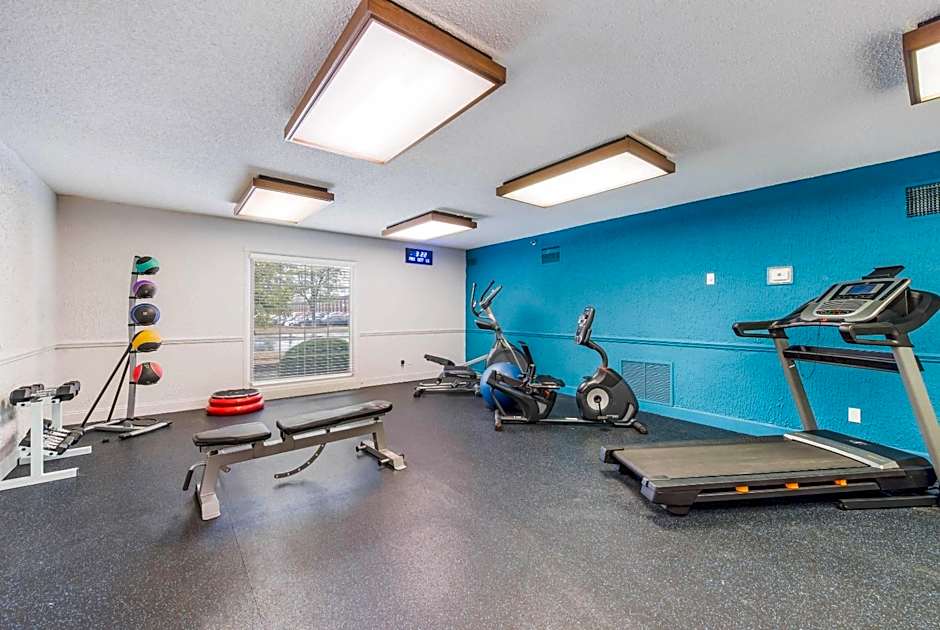 The Blu Hotel Blue Ash Cincinnati, an Ascend Collection Hotel