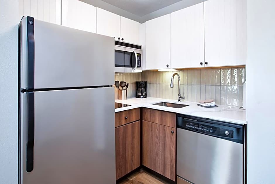 Staybridge Suites Omaha 80th and Dodge By IHG