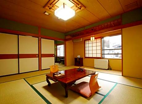 Japanese-Style Family Room