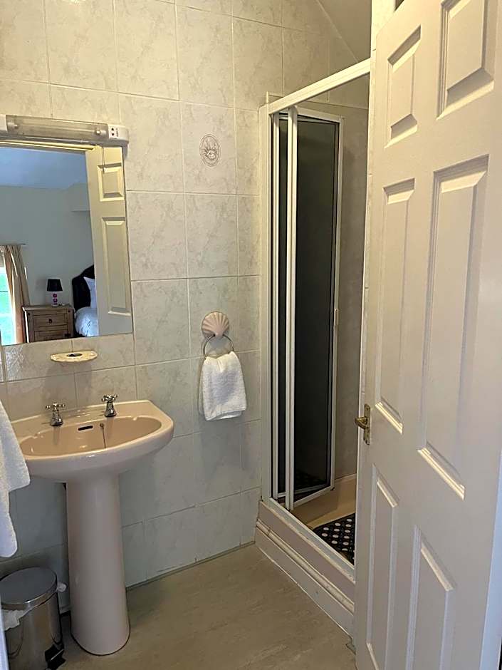 The Tontine Hotel & Bar