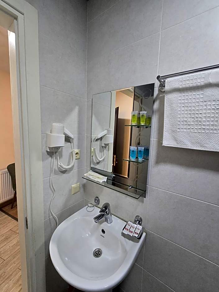 MAHALI HOTEL