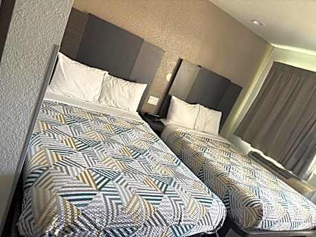 Quadruple Room - Non-Smoking