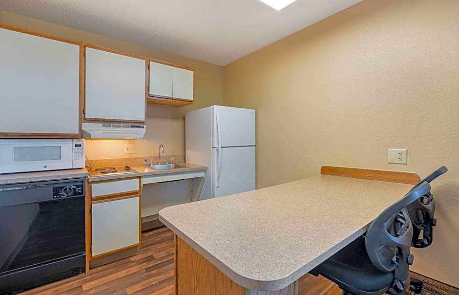 Extended Stay America Suites - Cincinnati - Blue Ash - Reed Hartman