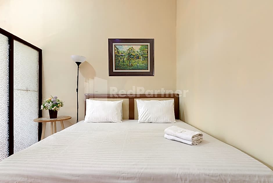 SR Residence near Mall Ciputra Cibubur Mitra RedDoorz