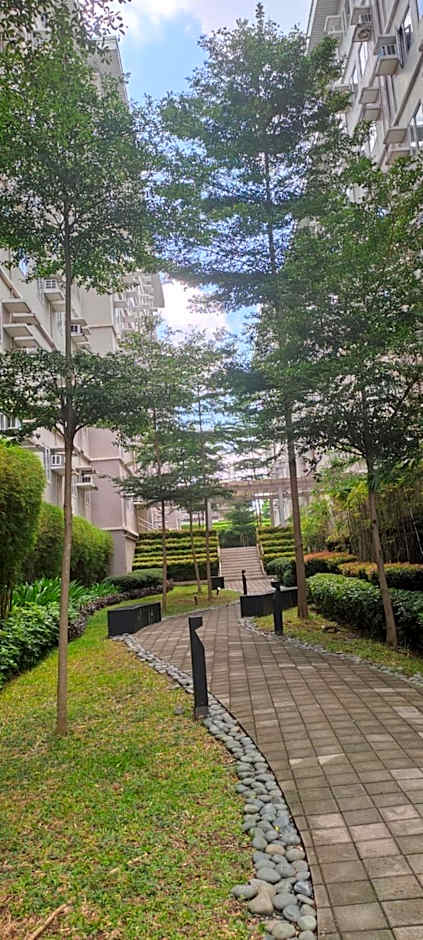 Xavie's Pad Condo @ Trees Residence T16 742