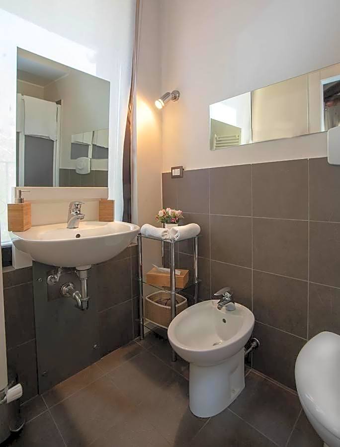 LT - Room's Bed & Living