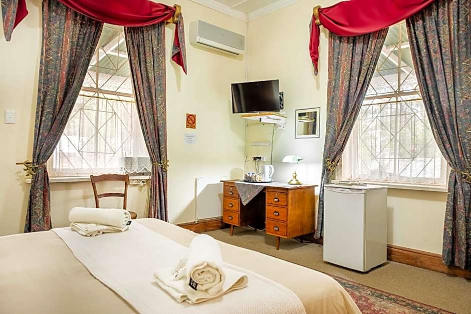 Karoo Ouberg Guest Lodge