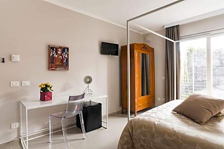 Double or Twin Room with Terrace