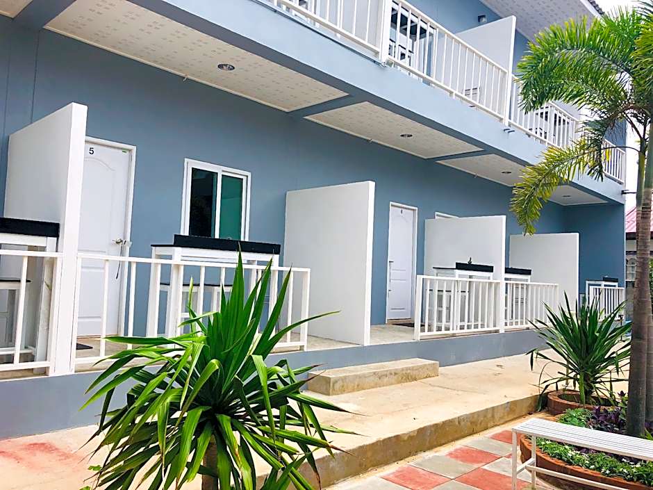 At The Beach Koh Larn