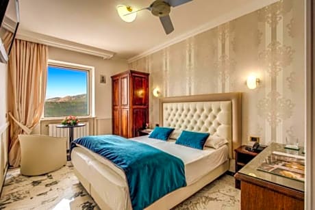 Triple Room with Lake View