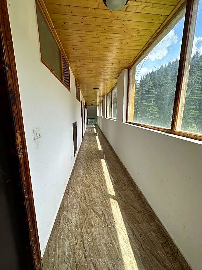 The Grand Welcome – Manali, PA