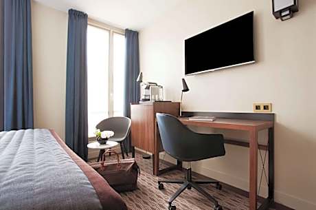 Deluxe King Room with King Bed