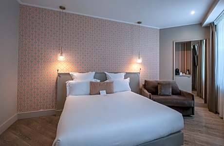 Superior Queen Room with Sofa