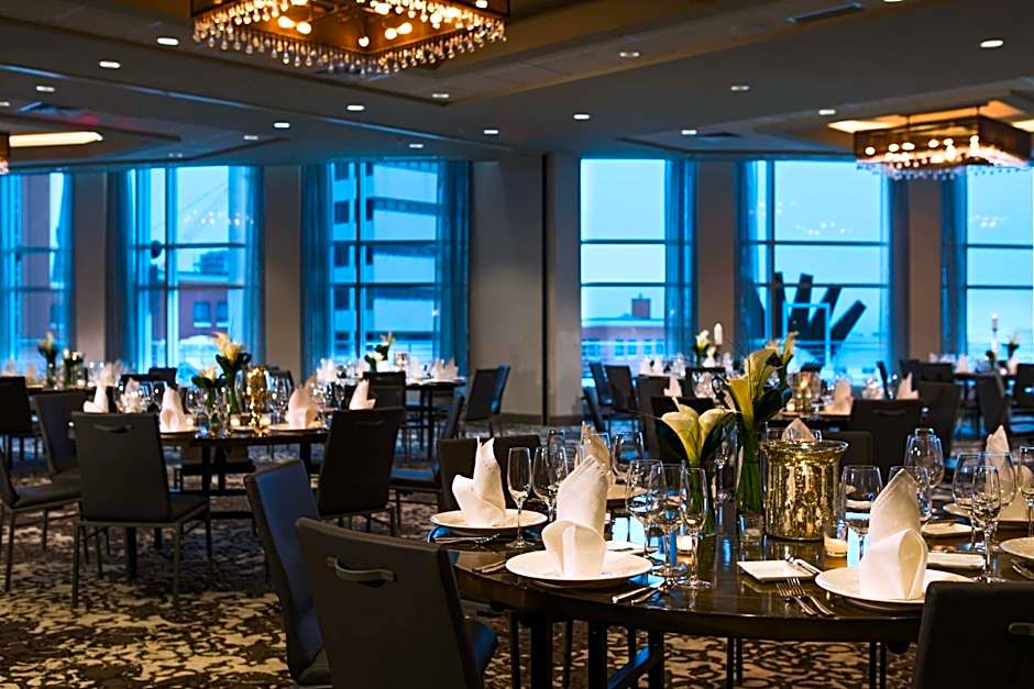 Renaissance by Marriott Allentown Hotel