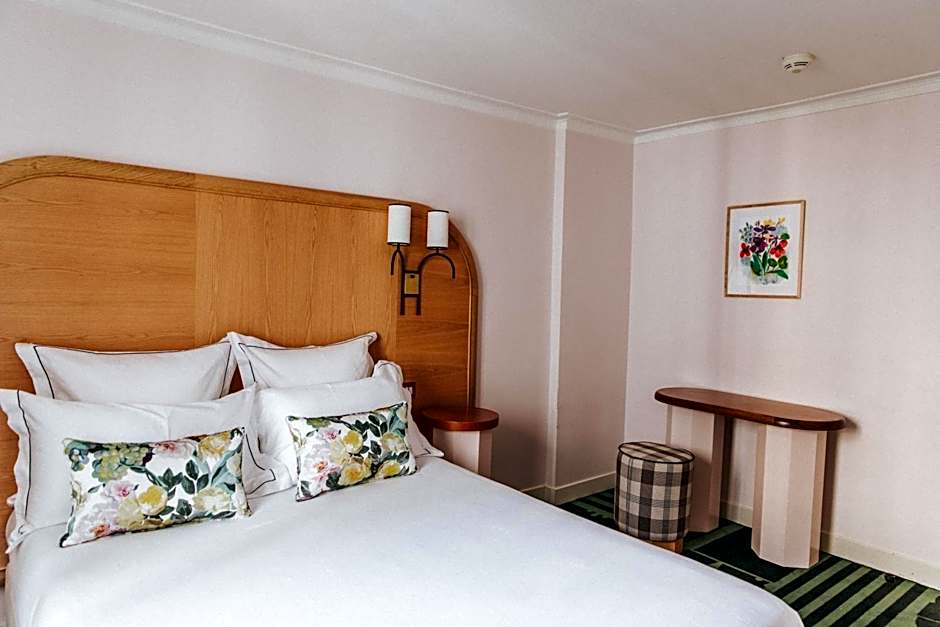 Photo 1 of 5 of Double Room