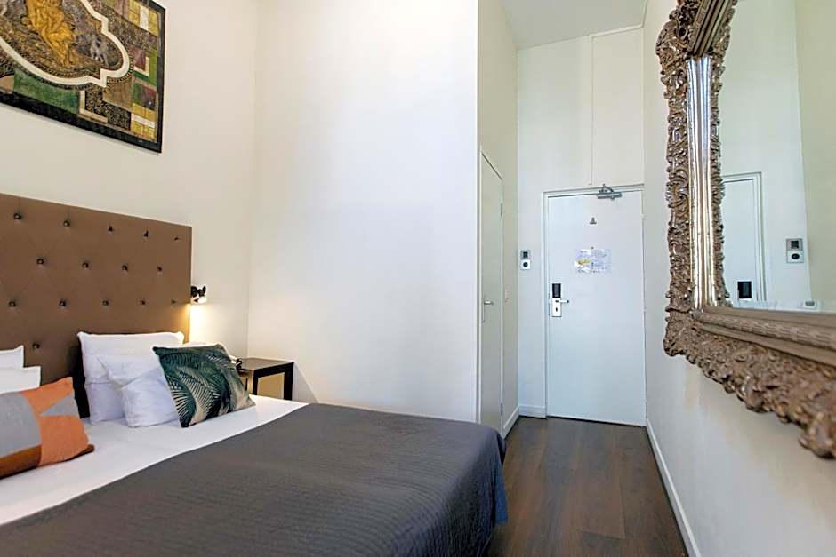 Quentin England Hotel