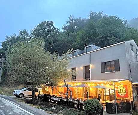 Vagabond Vieiras Beds & Communal Dinner Albergue LE-210