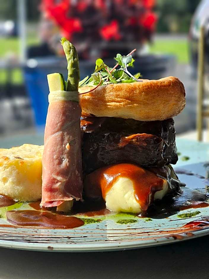 Moycarn Lodge & Marina