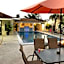 Colony Club Inn & Suites