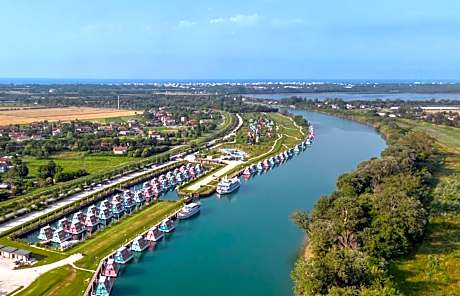 Marina Azzurra Resort