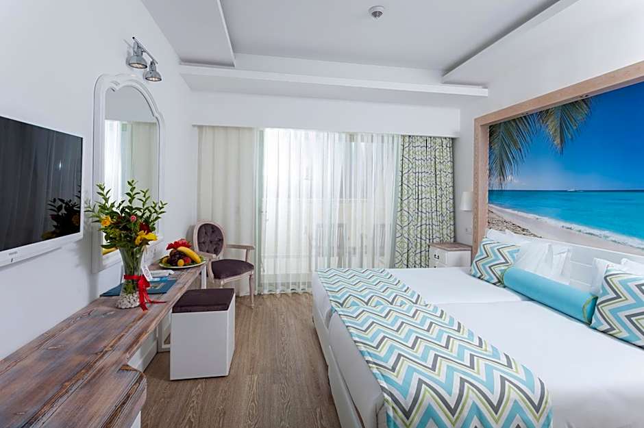 Iz Flower Side Beach Hotel