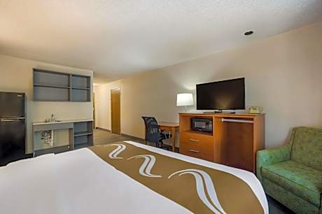 King Suite with Kitchenette - Non-Smoking