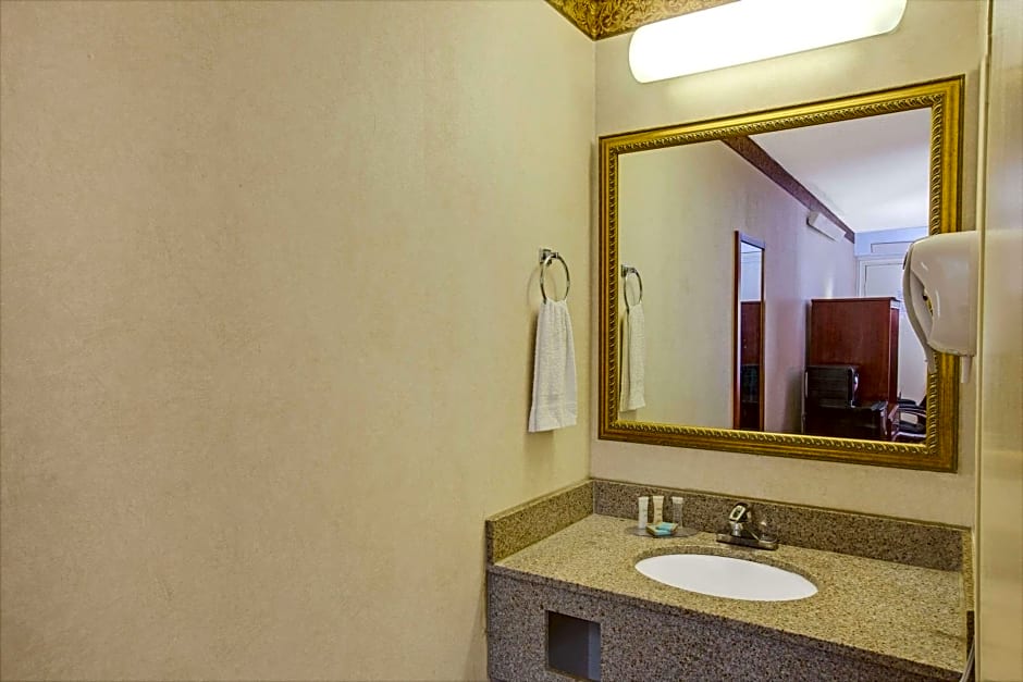 Travelodge by Wyndham Parsippany