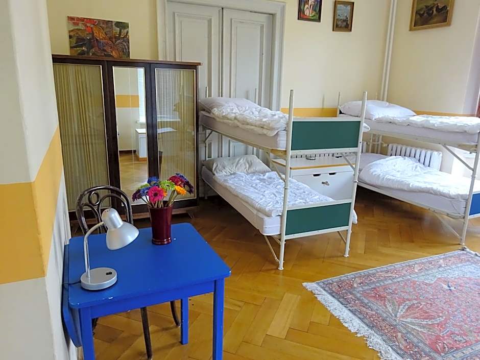 Hummel Hostel - Historische Stadtvilla mit Garten