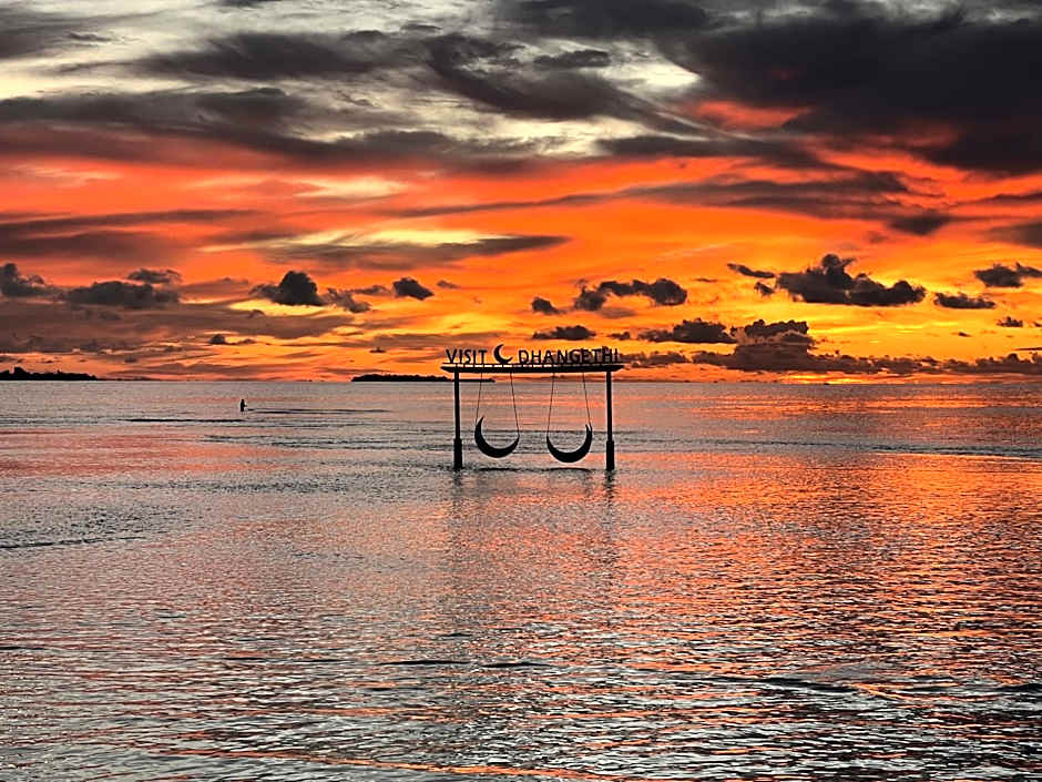 La Luna Boutique Dhangethi