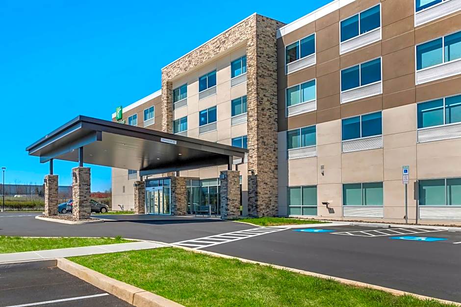 Holiday Inn Express and Suites Carlisle Southwest I-81 By IHG