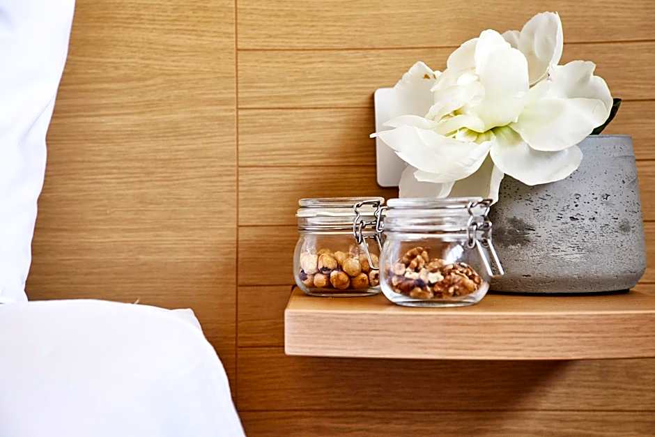 Living Place Hotel