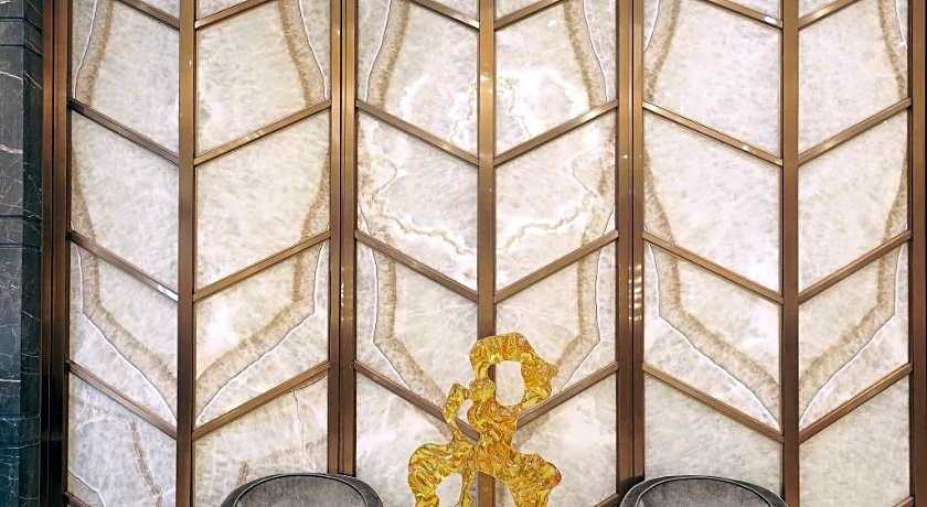 Royal Dragon Hotel