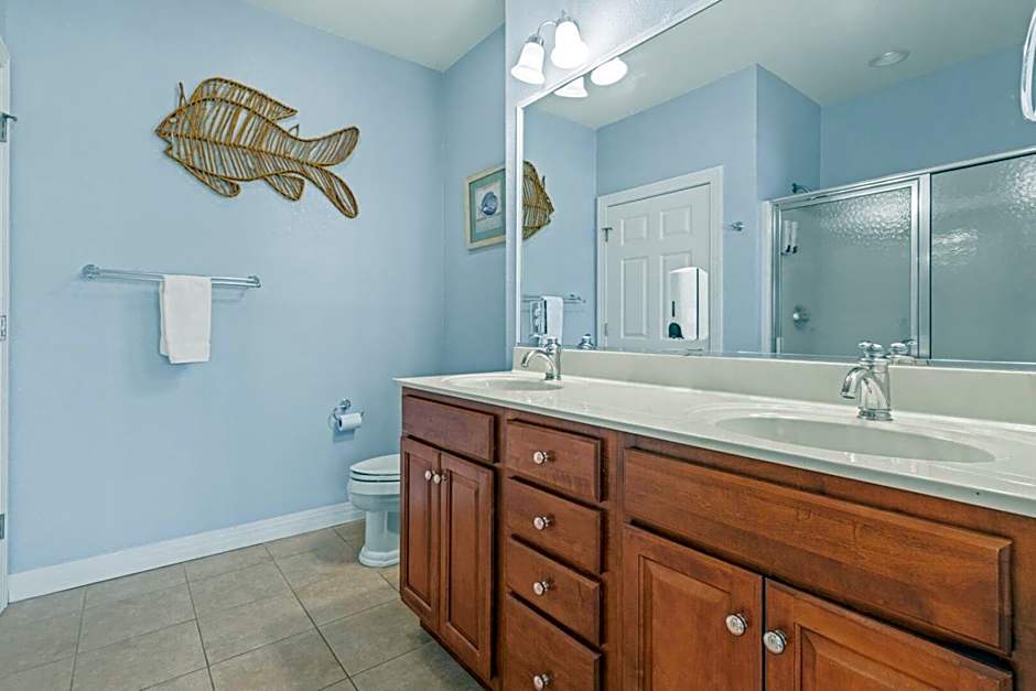 Hamilton Cay at Bermuda Bay by Kees Vacations