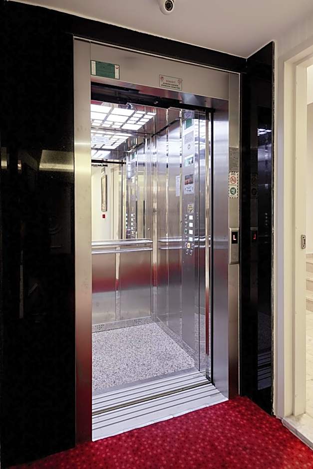 Albinas Hotel Old City