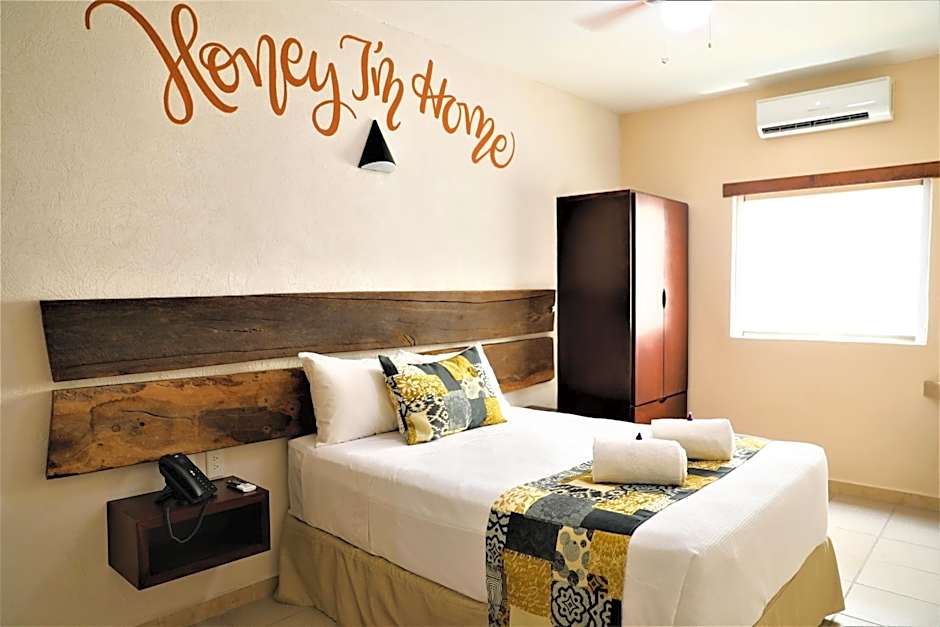 Hotel 12 BEES by Kavia