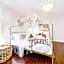 Tropical Oasis - King Beds - Free Netflix & Parking - Fast Wi-Fi