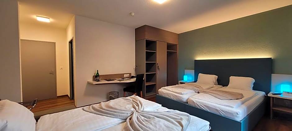 Photo 1 of 5 of Triple Room