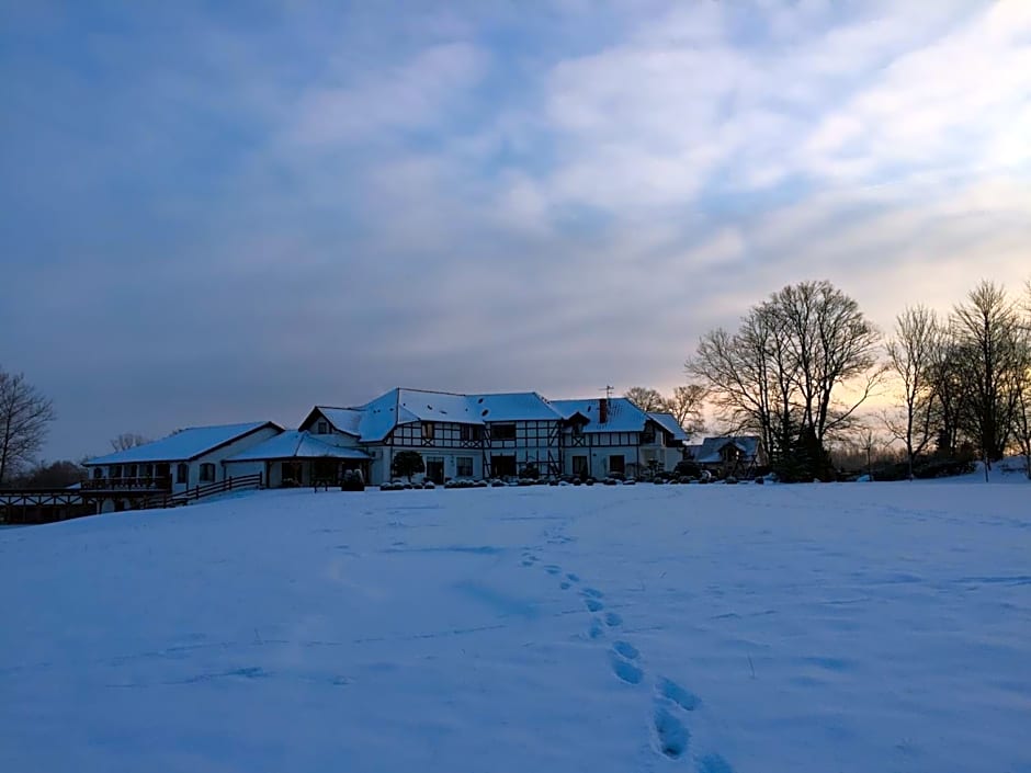 Hotel Dworek nad Regą